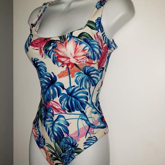 cupshe Other - Cupshe Swimsuit sz Small